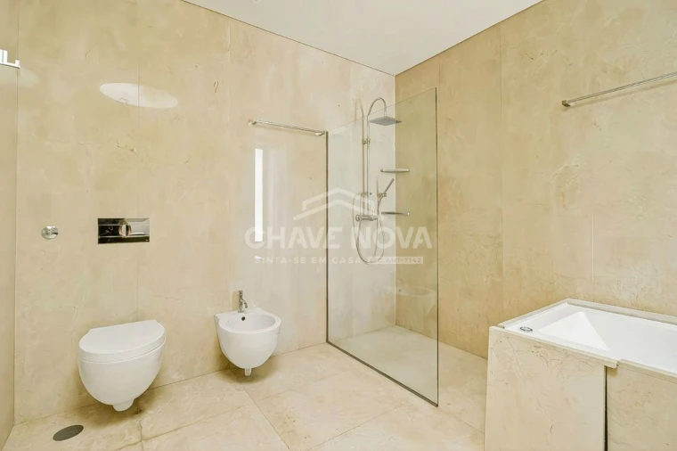 Moradia T4 para Venda em Labruge Foto 8