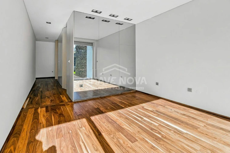 Moradia T4 para Venda em Labruge Foto 10