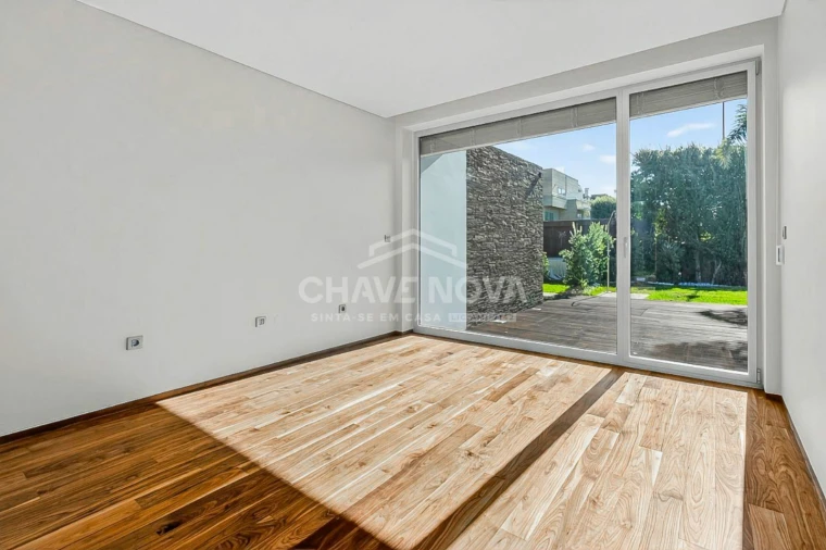 Moradia T4 para Venda em Labruge Foto 11