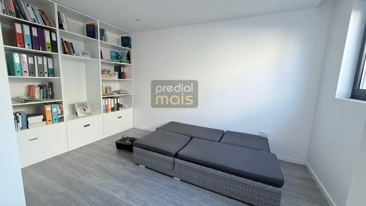 Moradia T3 para Venda em Louro Foto 26