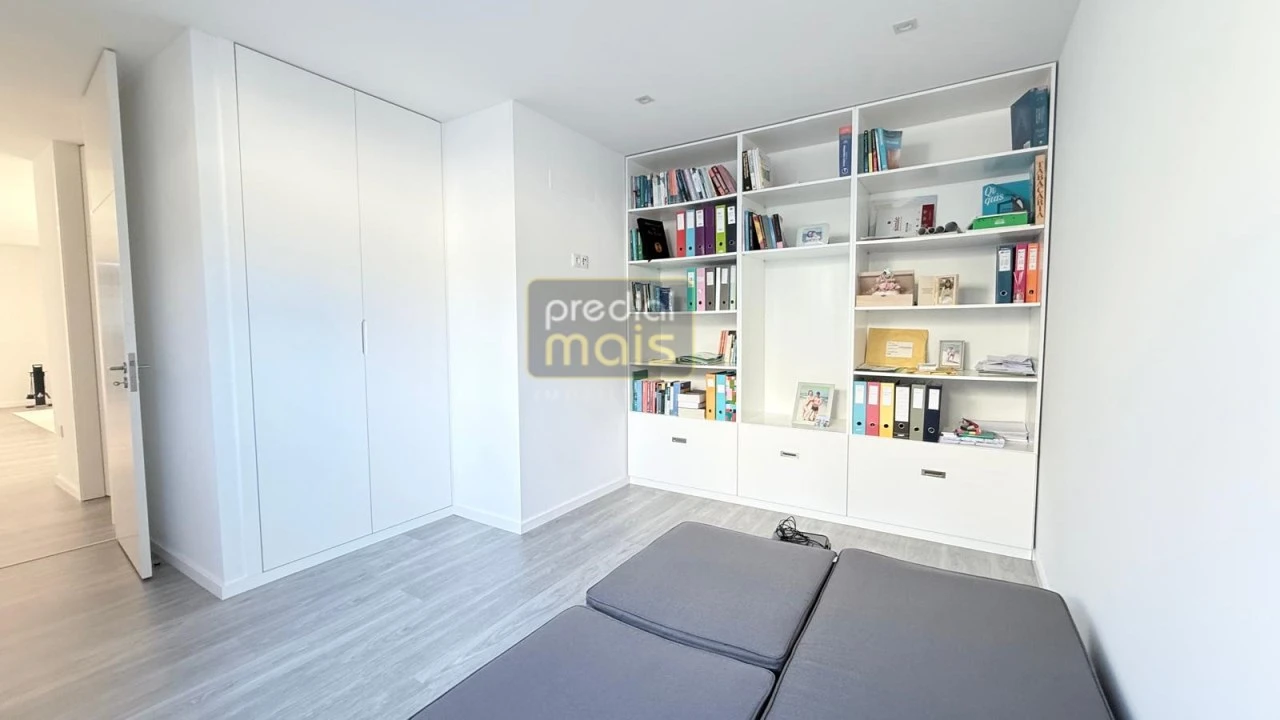 Moradia T3 para Venda em Louro Foto 27