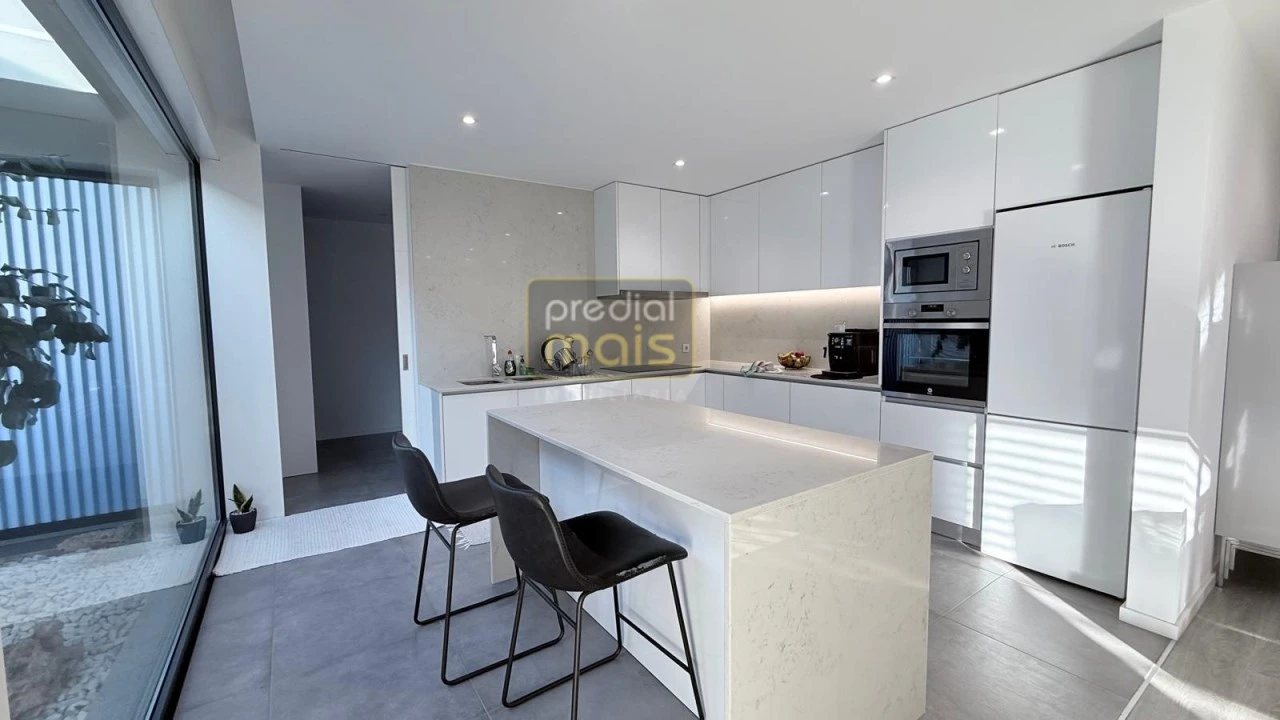 Moradia T3 para Venda em Louro Foto 12