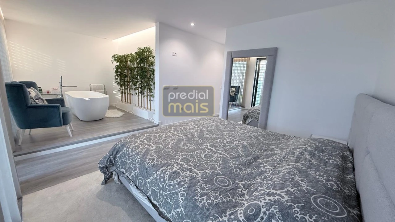 Moradia T3 para Venda em Louro Foto 18