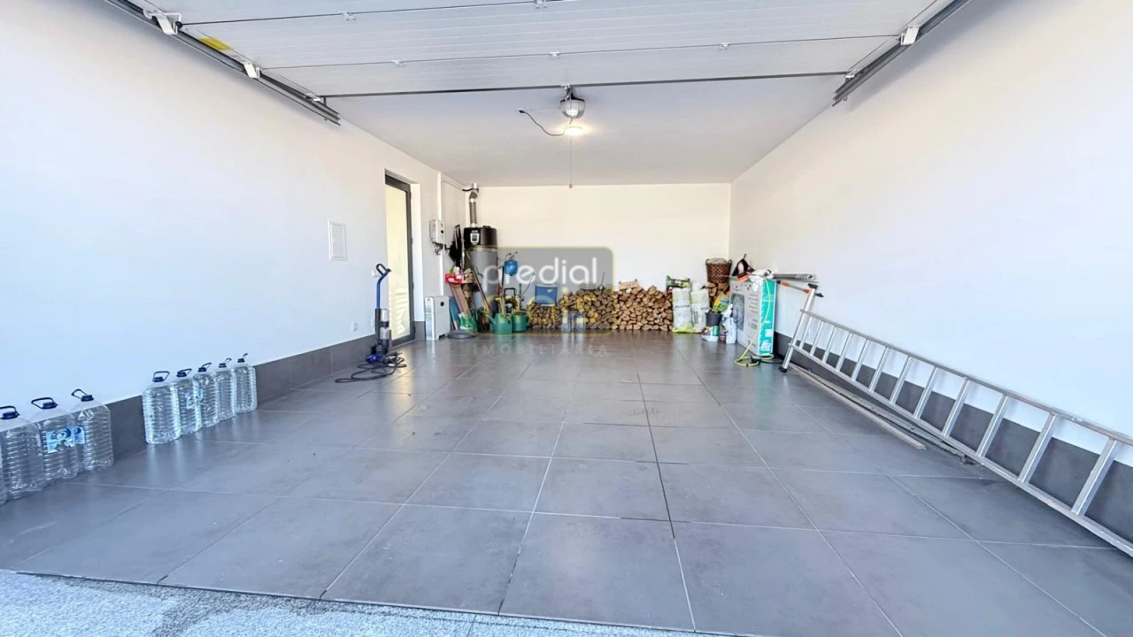 Moradia T3 para Venda em Louro Foto 34