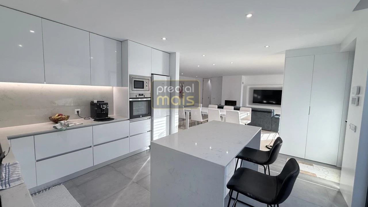 Moradia T3 para Venda em Louro Foto 11