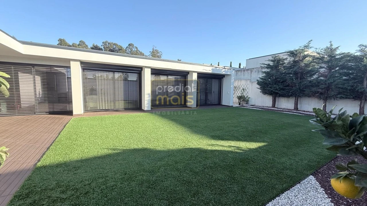 Moradia T3 para Venda em Louro Foto 4