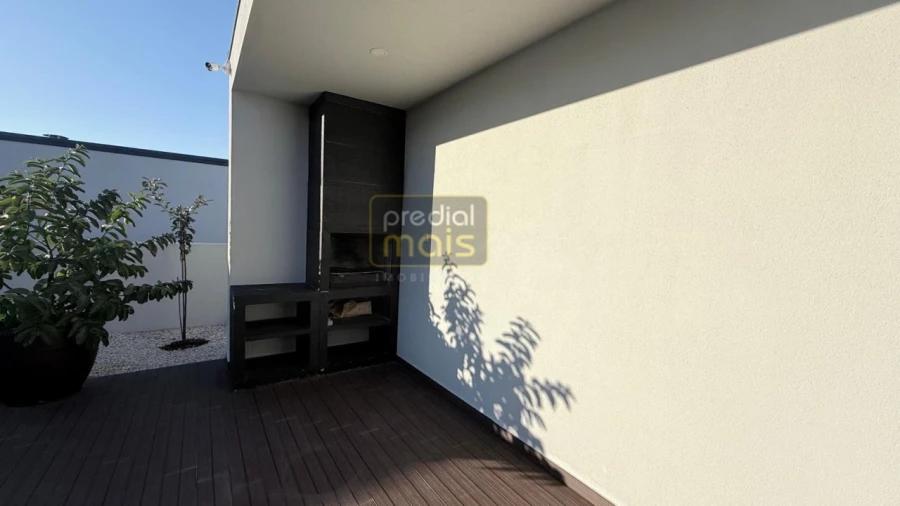 Moradia T3 para Venda em Louro Foto 13