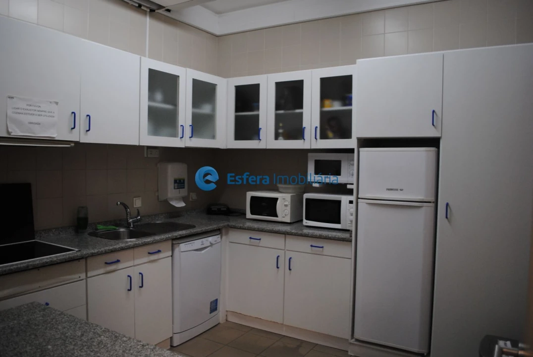 Loja para Arrendamento em Castêlo da Maia Foto 5