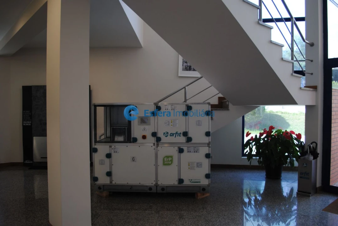 Loja para Arrendamento em Castêlo da Maia Foto 2