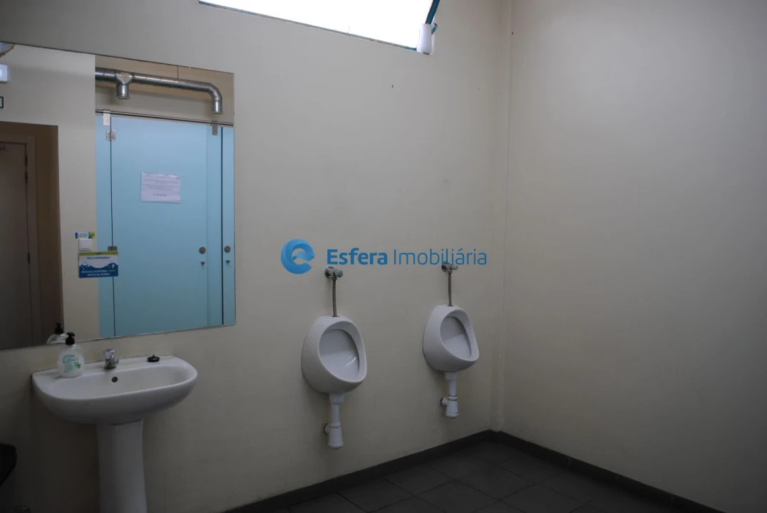 Loja para Arrendamento em Moreira Foto 18