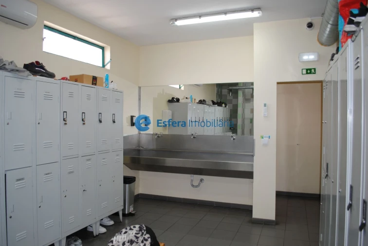 Loja para Arrendamento em Moreira Foto 17