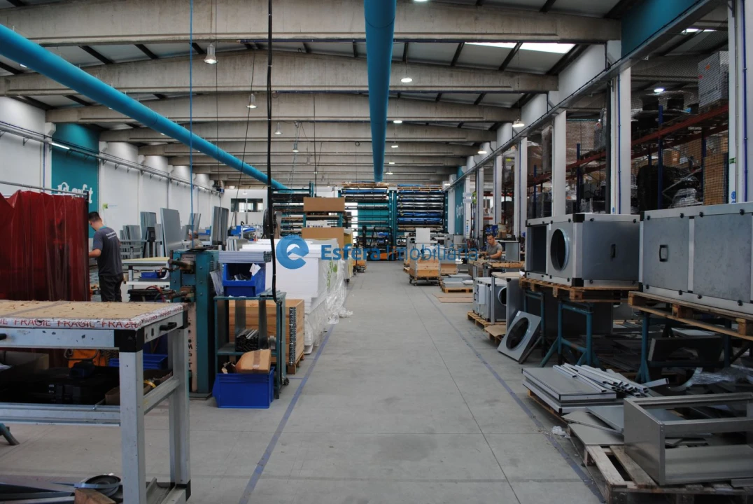 Loja para Arrendamento em Moreira Foto 12