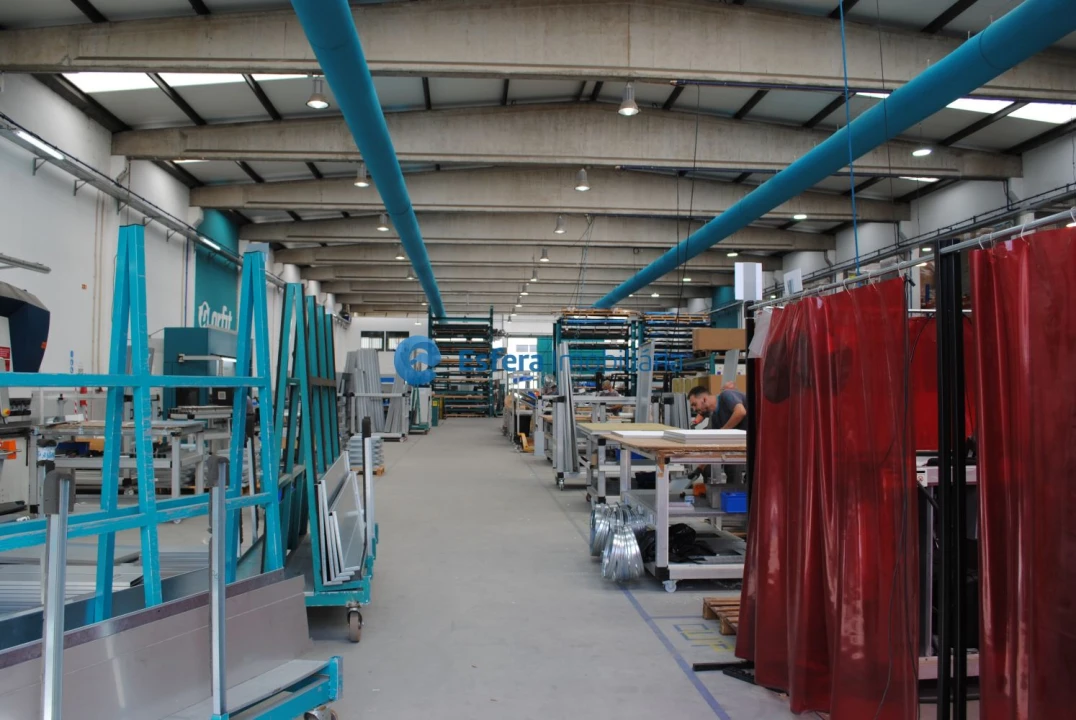 Loja para Arrendamento em Moreira Foto 11