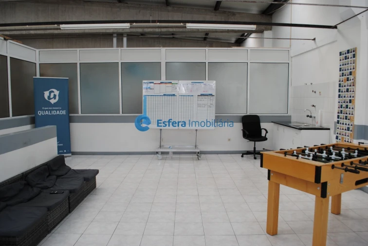 Loja para Arrendamento em Moreira Foto 7