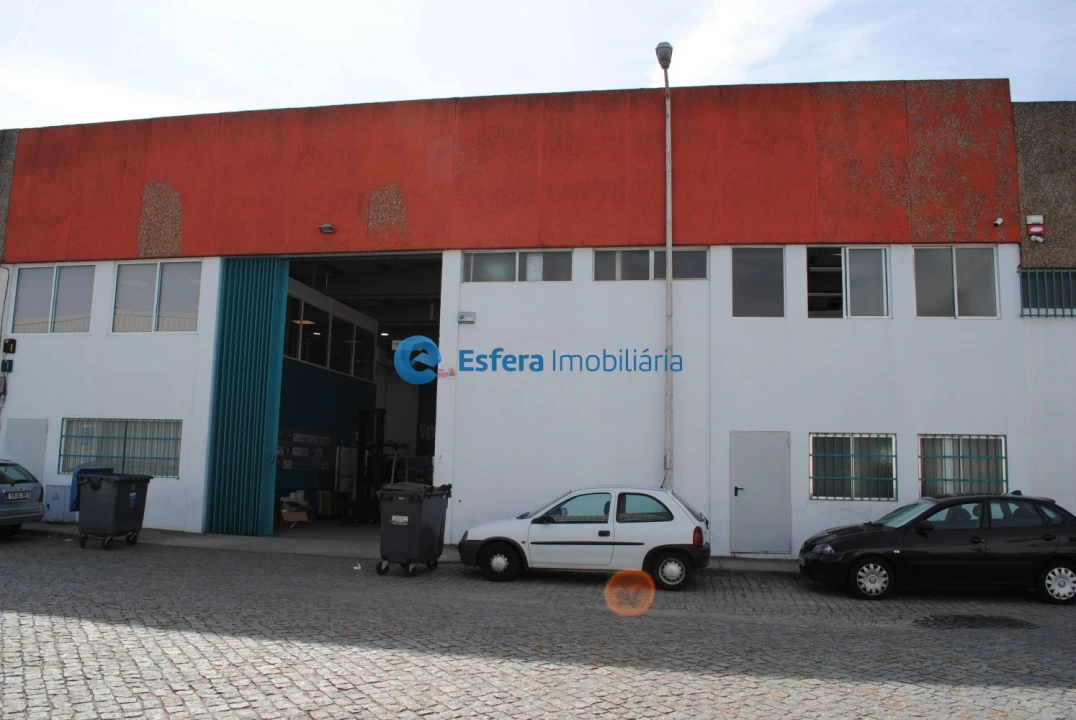 Loja para Arrendamento em Moreira Foto 1