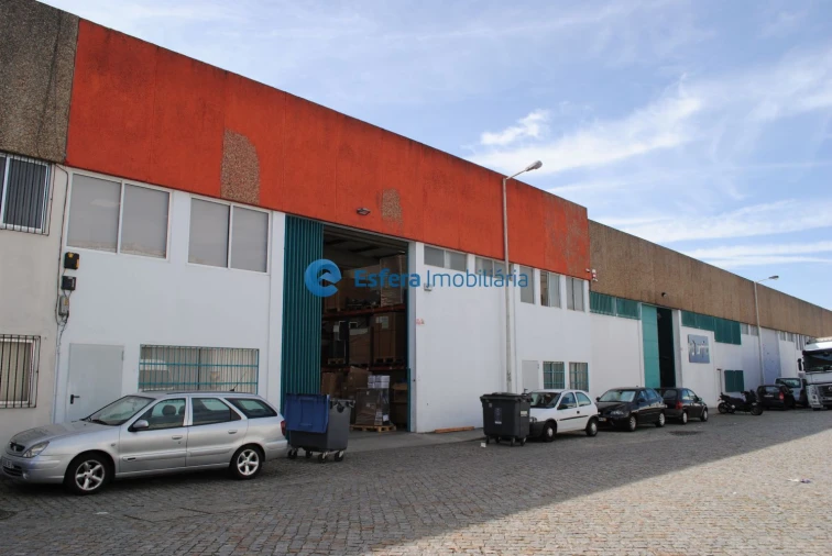 Loja para Arrendamento em Moreira Foto 2