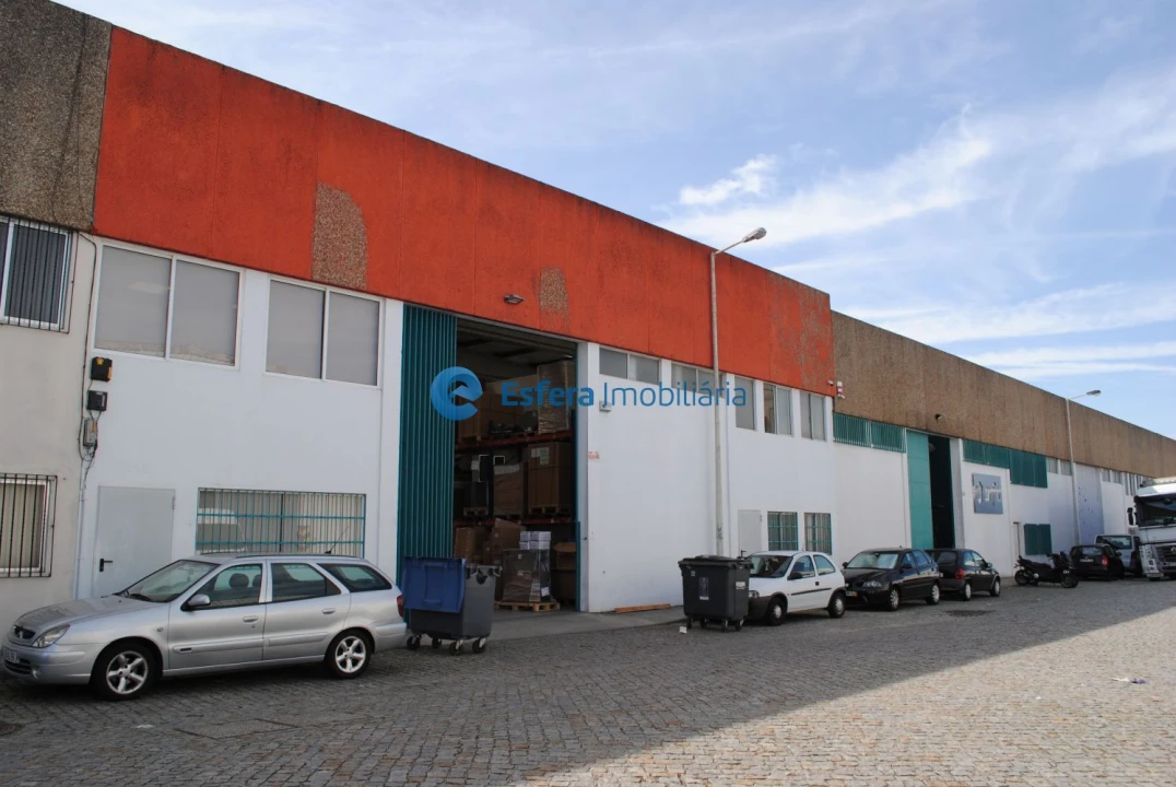 Loja para Arrendamento em Moreira Foto 2