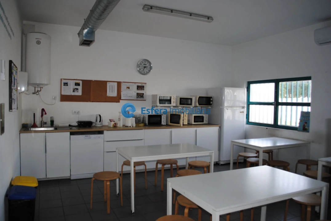 Loja para Arrendamento em Moreira Foto 24