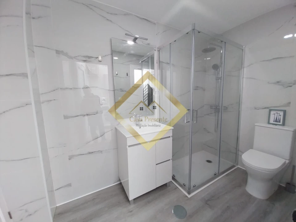 Moradia T1 para Venda em Cedofeita, Santo Ildefonso, Sé, Miragaia, São Nicolau e Vitória Foto 5