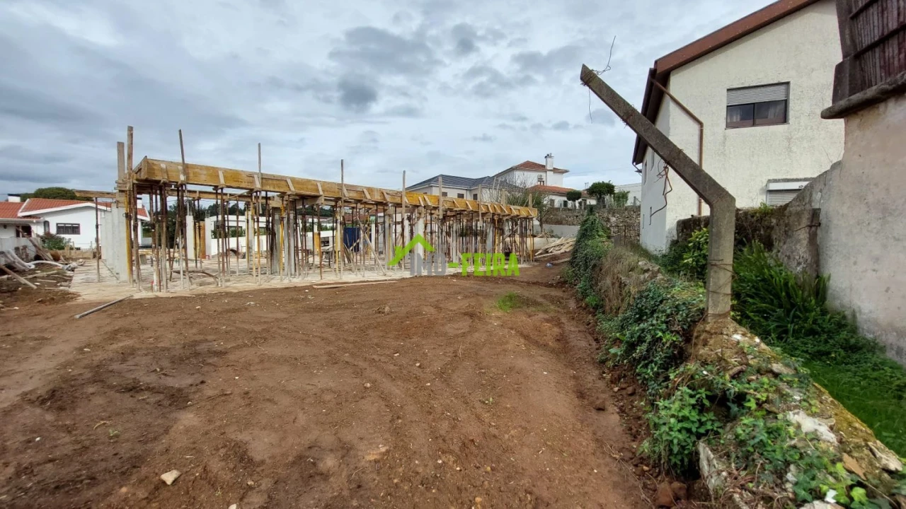 Moradia T3 para Venda em Arrifana Foto 3