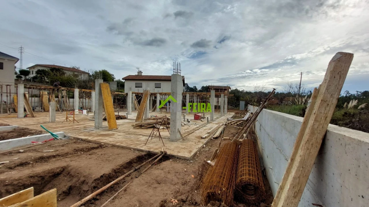 Moradia T3 para Venda em Arrifana Foto 5