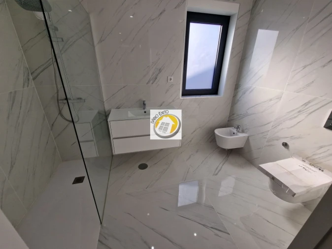 Moradia T4 para Venda em Serzedo e Perosinho Foto 23