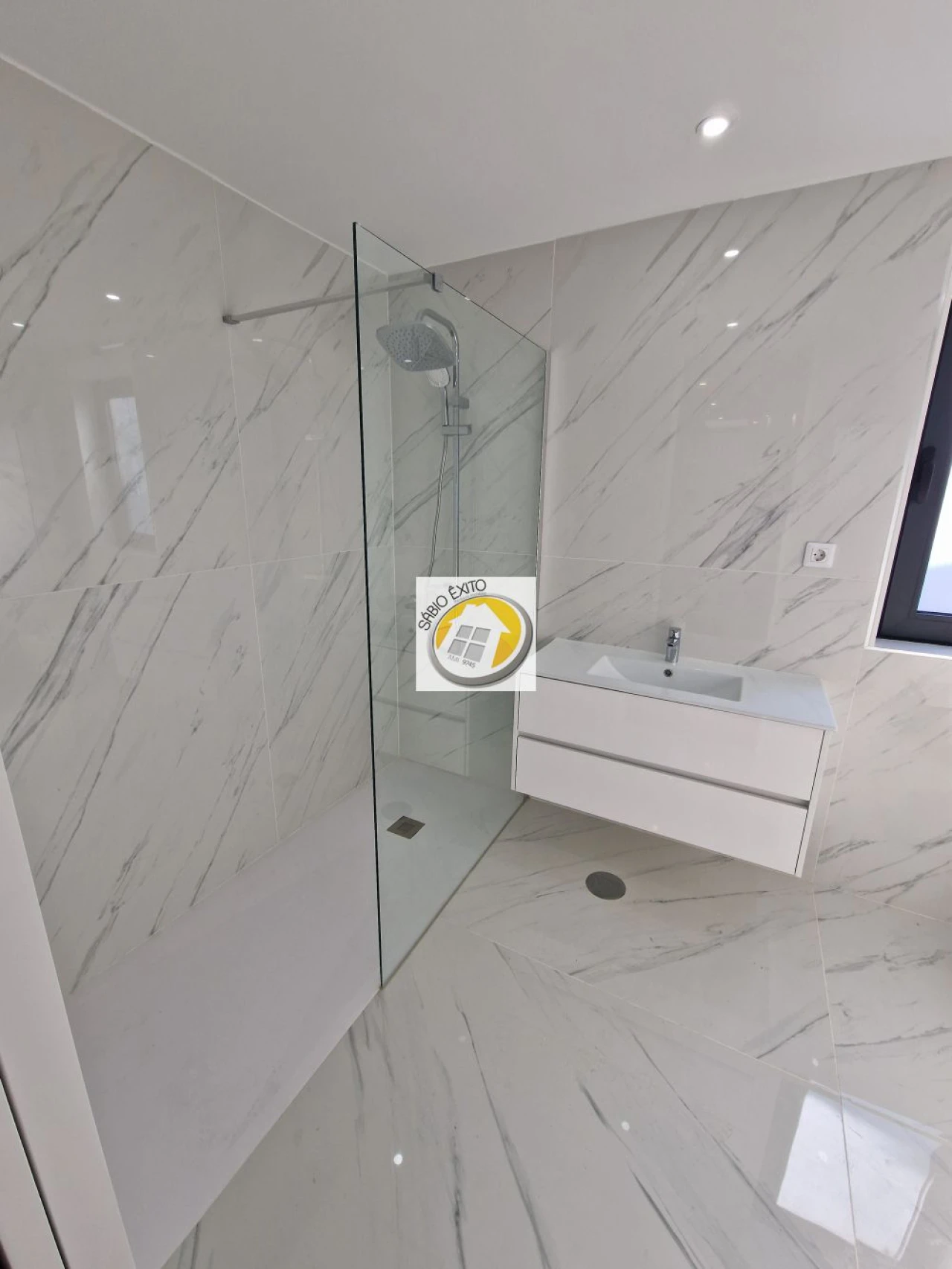 Moradia T4 para Venda em Serzedo e Perosinho Foto 22