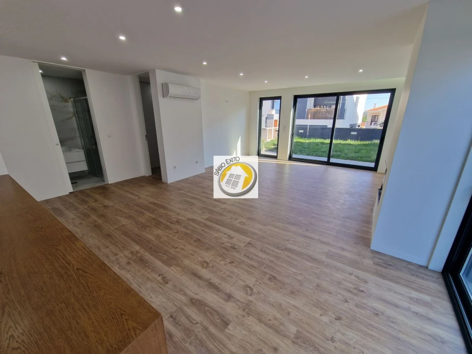 Moradia T4 para Venda em Serzedo e Perosinho Foto 5