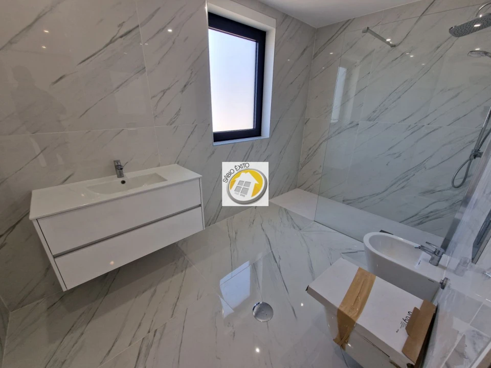 Moradia T4 para Venda em Serzedo e Perosinho Foto 28