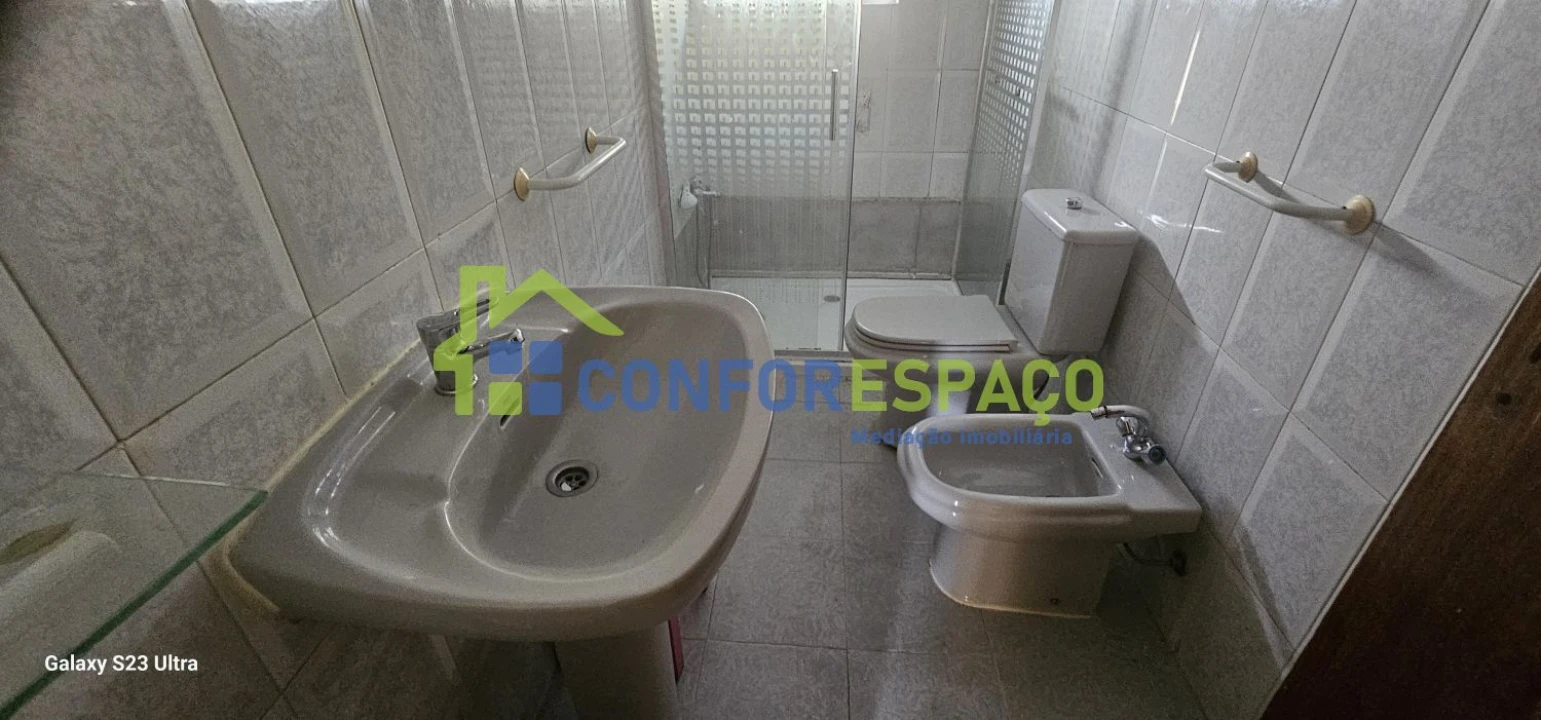 Moradia T3 para Venda em Covilhã e Canhoso Foto 13