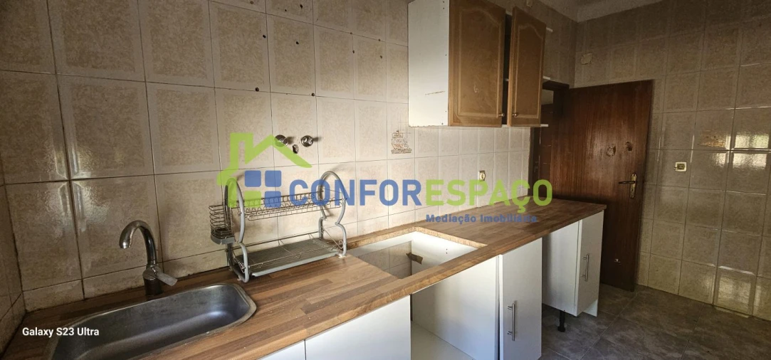 Moradia T3 para Venda em Covilhã e Canhoso Foto 4