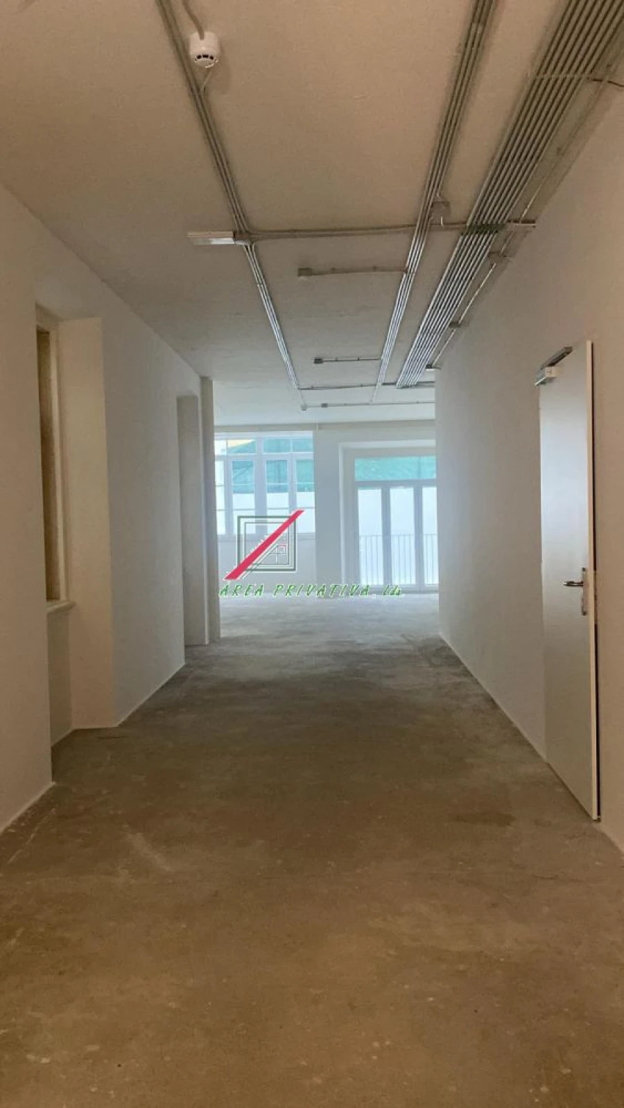 Loja para Arrendamento em Avenidas Novas Foto 6