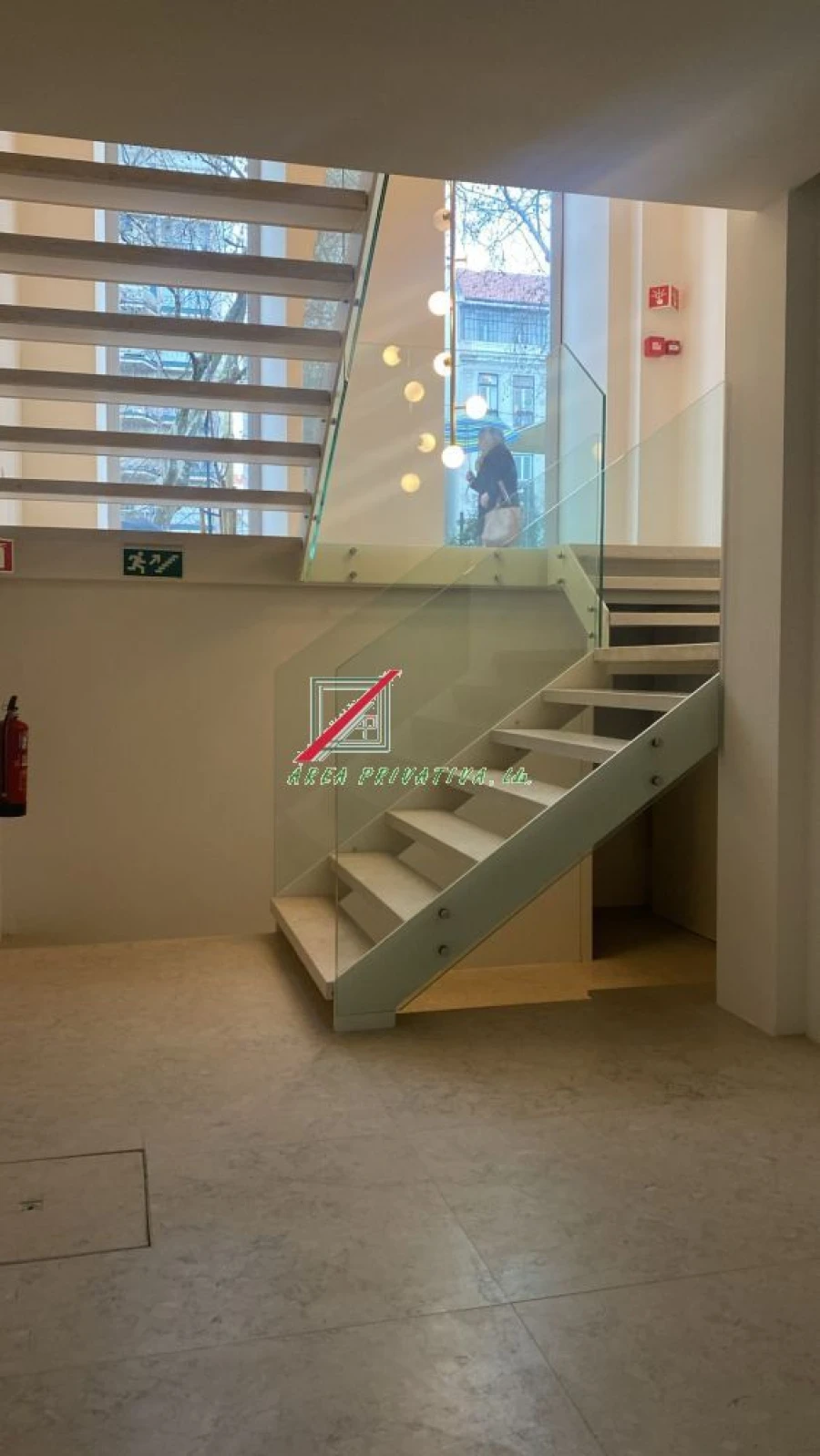 Loja para Arrendamento em Avenidas Novas Foto 2