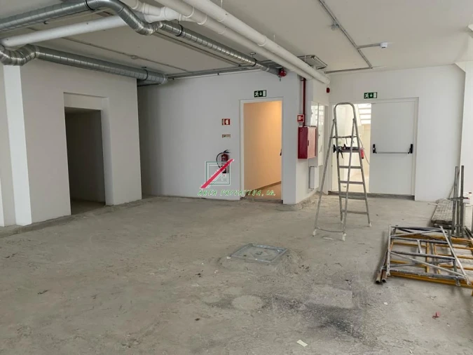 Loja para Arrendamento em Avenidas Novas Foto 7