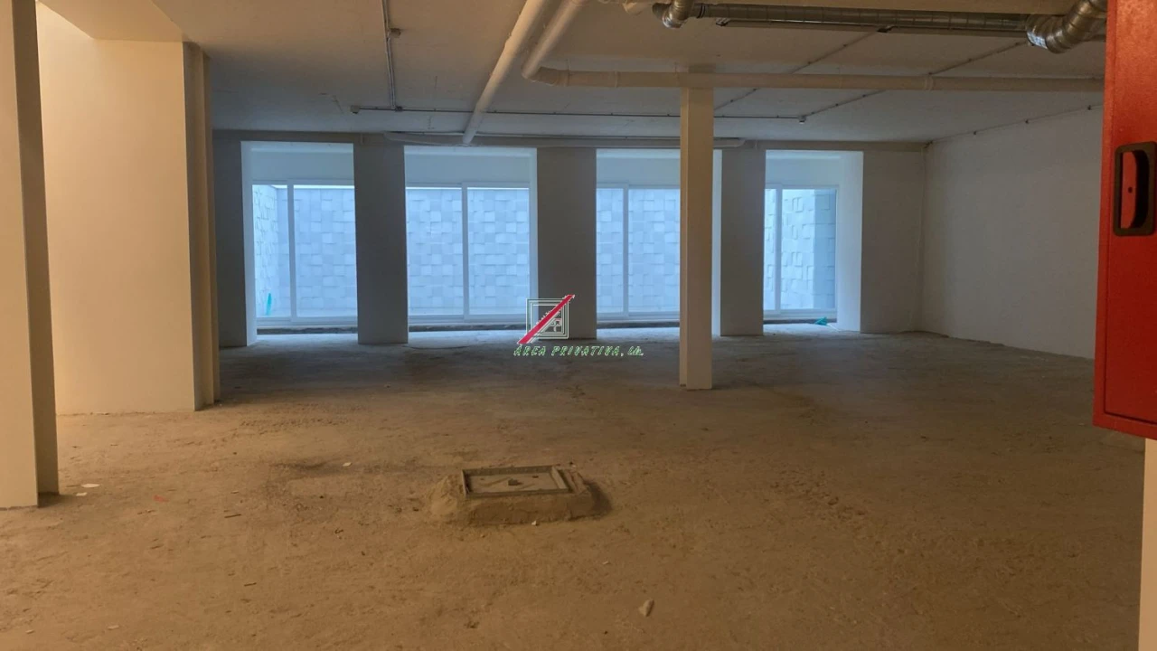 Loja para Arrendamento em Avenidas Novas Foto 10