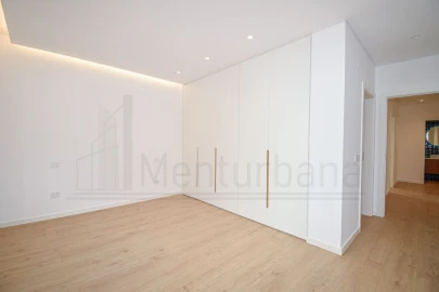 Apartamento T3 para Venda em Carcavelos e Parede