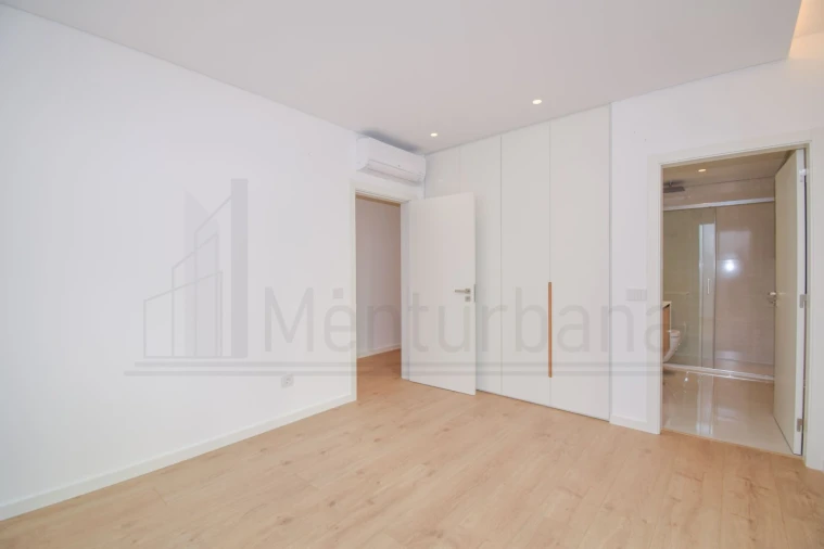 Apartamento T3 para Venda em Carcavelos e Parede Foto 17