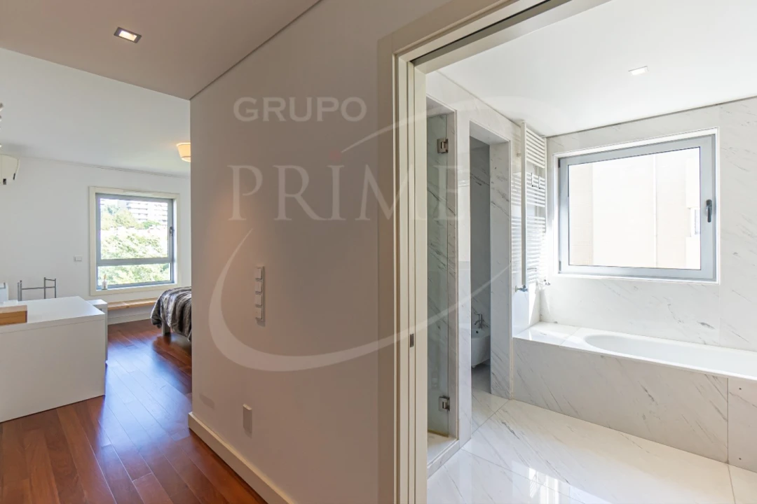 Apartamento T4 para Venda em Aldoar, Foz do Douro e Nevogilde Foto 35