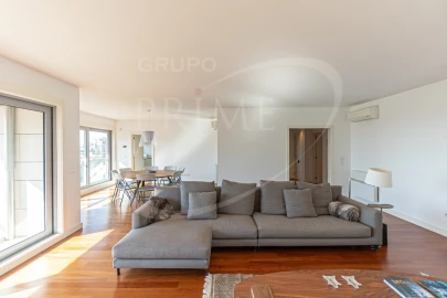 Apartamento T4 para Venda em Aldoar, Foz do Douro e Nevogilde