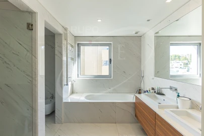 Apartamento T4 para Venda em Aldoar, Foz do Douro e Nevogilde