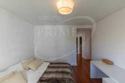 Apartamento T4 para Venda em Aldoar, Foz do Douro e Nevogilde