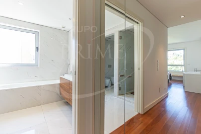 Apartamento T4 para Venda em Aldoar, Foz do Douro e Nevogilde