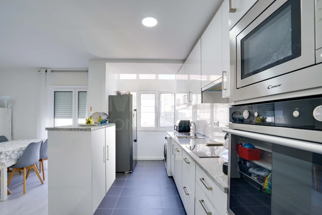 Apartamento T3 para Venda em Sacavém e Prior Velho Foto 1