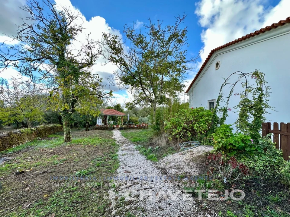 Moradia T4 para Venda em Chãos Foto 34