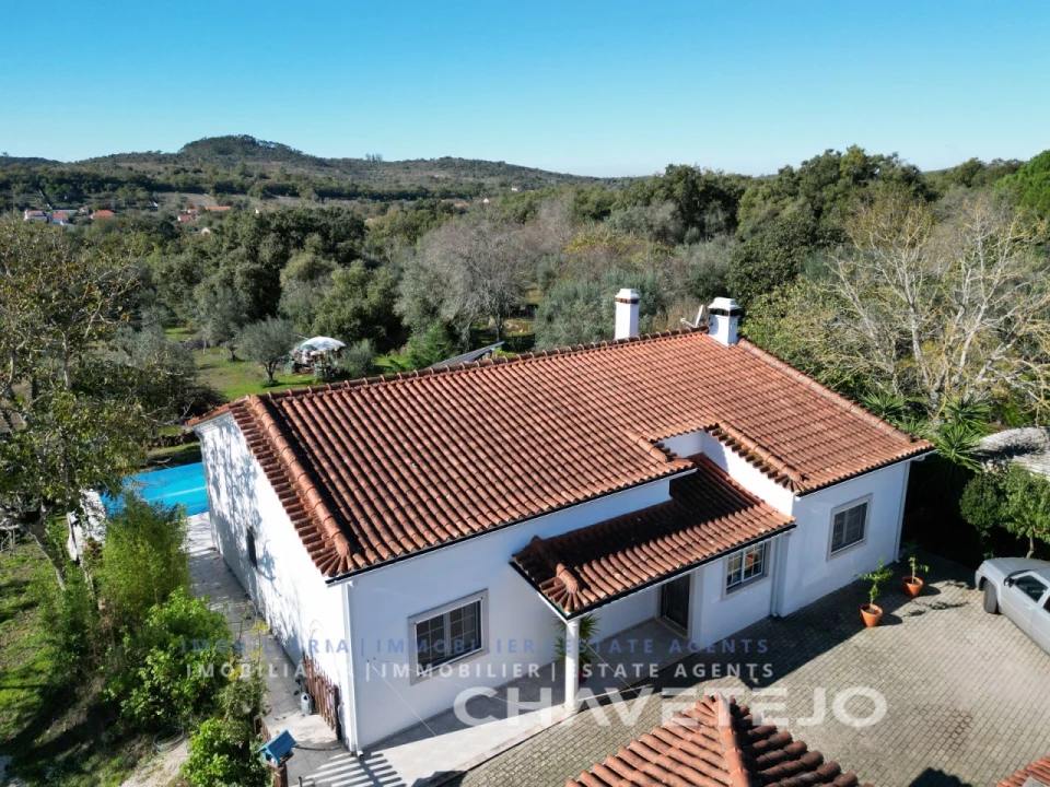 Moradia T4 para Venda em Chãos Foto 45