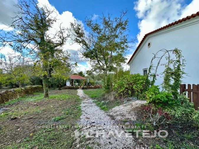 Moradia T4 para Venda em Chãos Foto 34