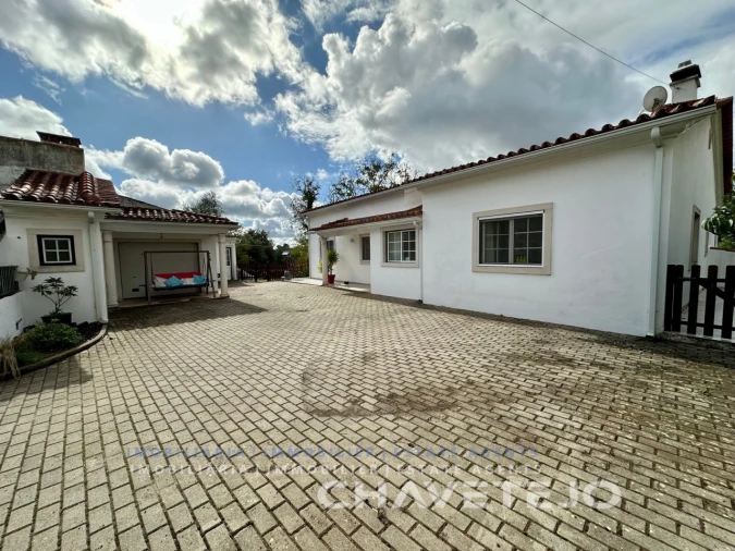 Moradia T4 para Venda em Chãos Foto 32