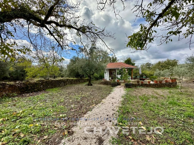 Moradia T4 para Venda em Chãos Foto 35