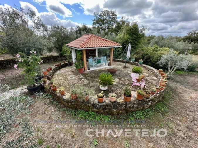 Moradia T4 para Venda em Chãos Foto 36