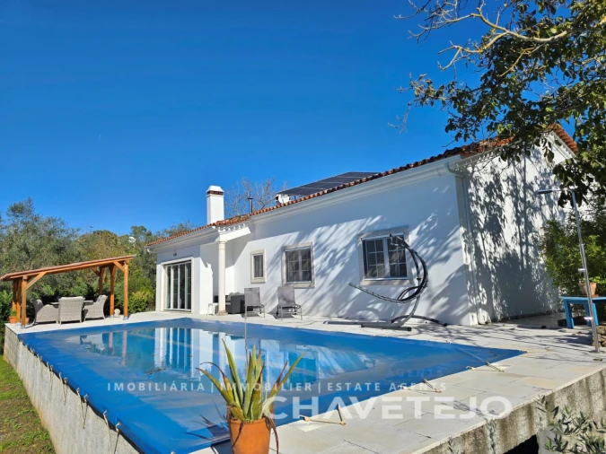 Moradia T4 para Venda em Chãos Foto 3